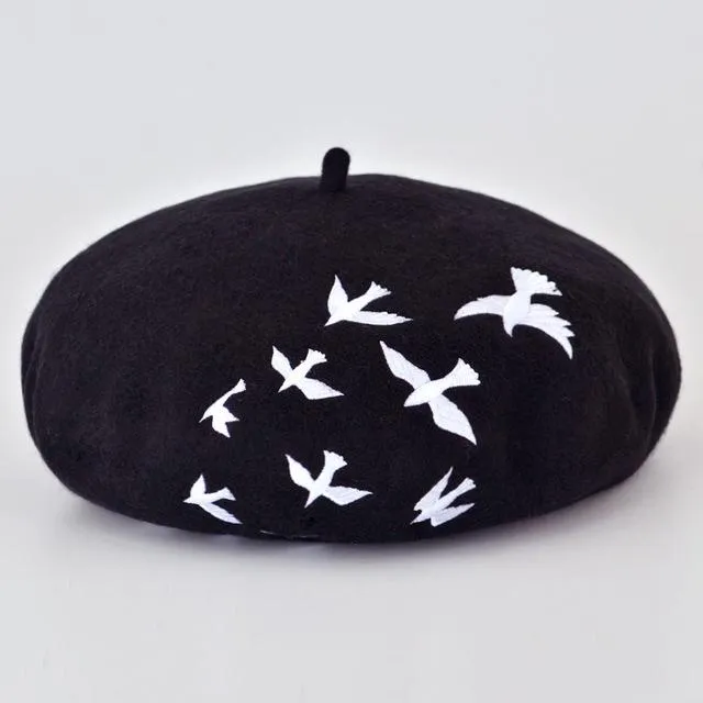 Artistic Embroidery Flat Cap Winter Wool Felt Berets for Women