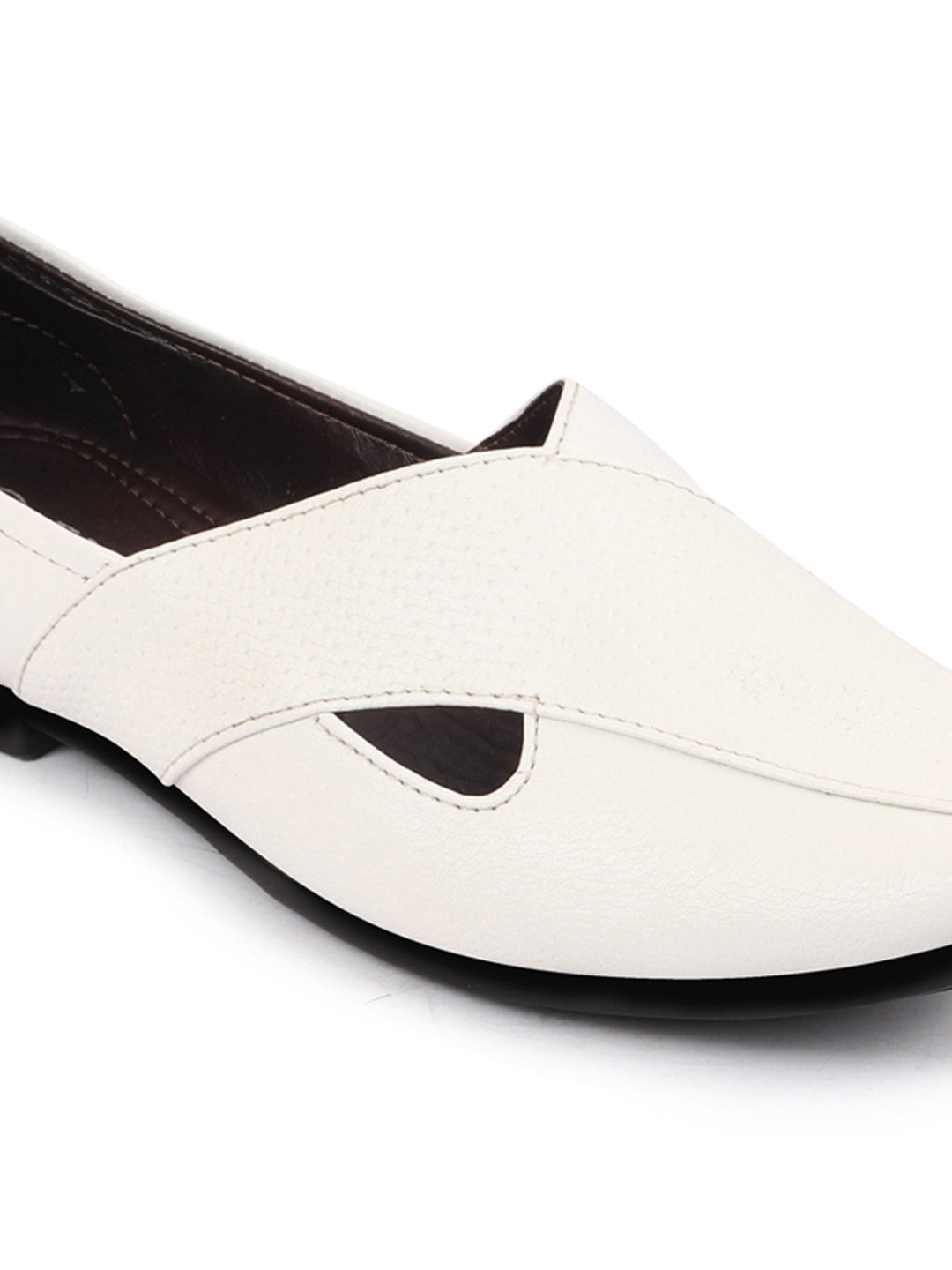 Men White Embossed Design Ethnic Party Slip On Juttis and Mojaris