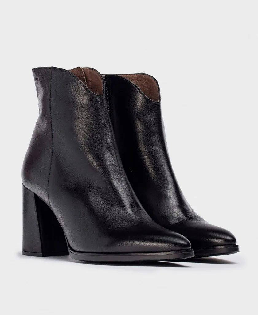 Wonders Nara V-cut heeled bootie